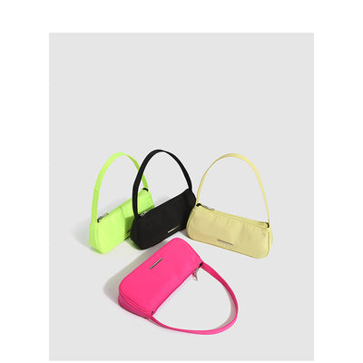 Bolso Bandolera de Nylon Oxford para Mujer - Diseño Elegante Axilar - Image 5