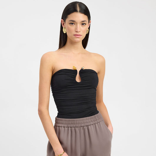 Blusa Escotada sin Espalda con Pliegues y Detalles en Ágata - Image 2