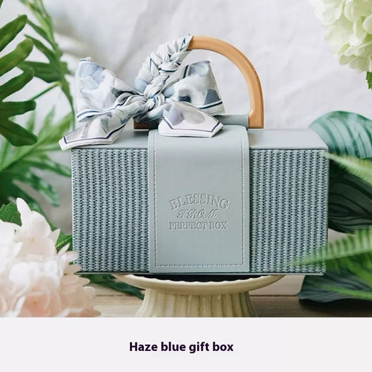 Caja de Chocolates para Bodas en Cuero Premium - Elegancia Portátil - Image 13