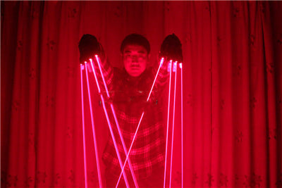 Guantes Láser LED para Espectáculos y Baile - Image 8