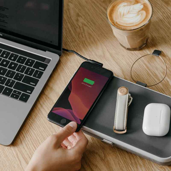 Organizador de Carga Inalámbrica Qi 2 en 1 para Dispositivos Electrónicos