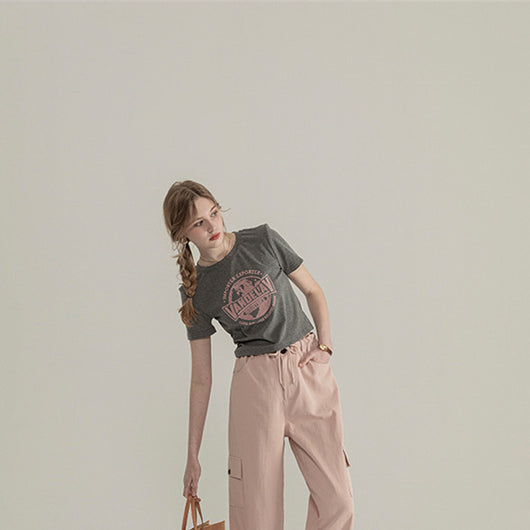 Camiseta Gris de Verano con Cuello Redondo y Letras en los Hombros - Image 10