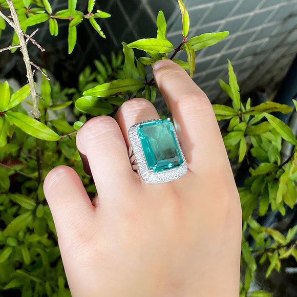 Anillo Geométrico Rectangular de Diseño Moderno