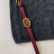 Relógio Vintage Vermelho Feminino - Design Clássico de Ano Novo