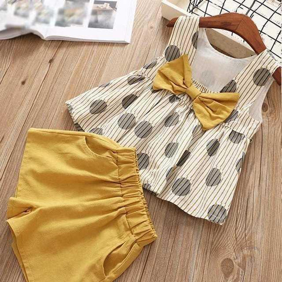 Conjunto Infantil de Verano con Blusa de Moño y Shorts