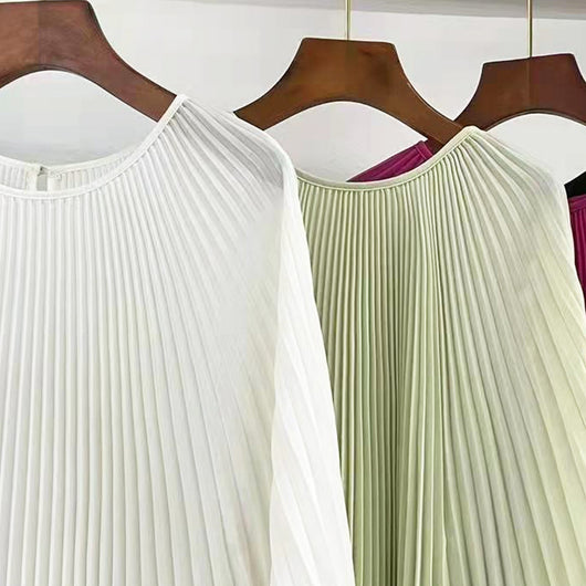 Blusa Elegante con Mangas Murciélago y Pliegues en Chifón - Image 12