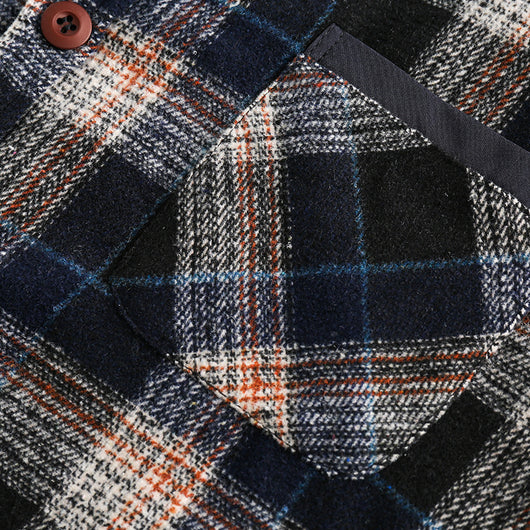 Camisa de Cuadros con Bolsillo Decorativo y Solapa a Juego - Image 16