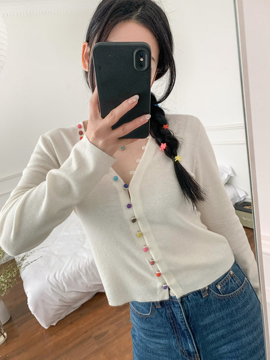 Cardigan de Lana Blanco Cuello V con Hebilla Arcoíris - Suéter Elegante Primavera - Image 18
