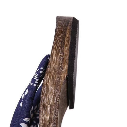 Sandalias Tradicionales Japonesas de Madera para Hombre - Image 9