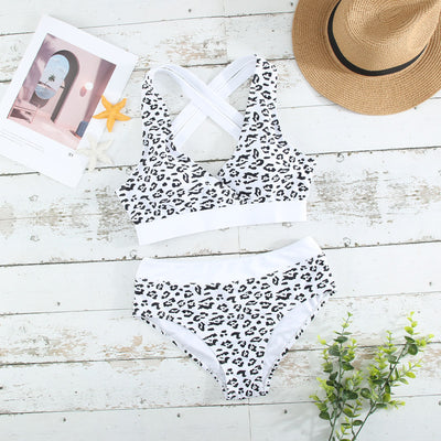 Bikini Estampado Leopardo con Escote V y Bandas Cruzadas - Image 32