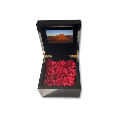 Caja de Flores Preservadas con Pantalla de Video 43" - Diseño Piano y Acabado Artesanal - Image 8