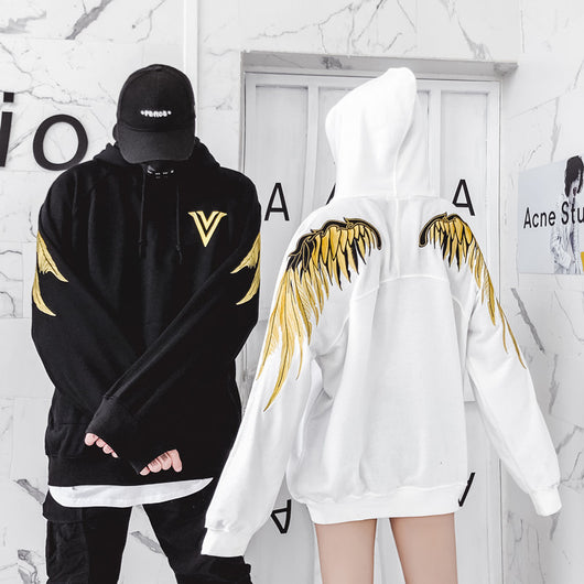 Suéter con Alas de Alambre Dorado Unisex