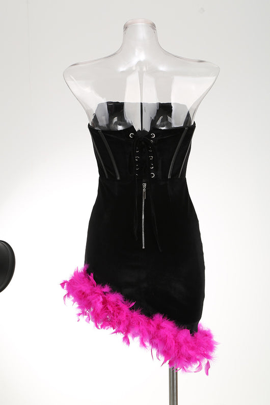 Vestido de Fiesta Ajustado con Plumas y Diseño Asimétrico - Image 24