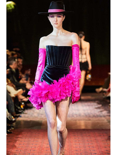 Vestido de Fiesta Ajustado con Plumas y Diseño Asimétrico - Image 25