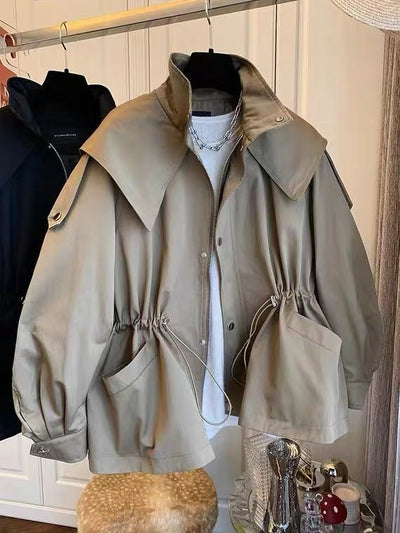 Abrigo Trench Entallado con Capucha y Diseño Ajustado - Image 19