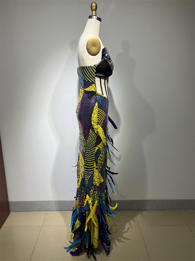 Vestido Tubo con Lentejuelas y Plumas, Escote Alto y Abertura Profunda - Image 22