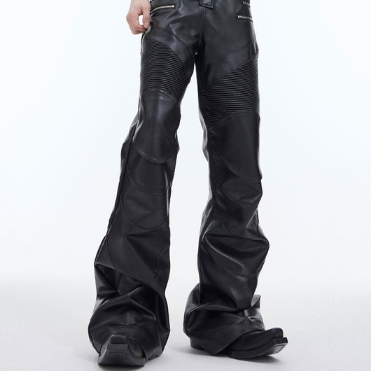 Pantalones de Cuero Punk Bootcut con Detalles de Metal y Costuras 3D - Image 8