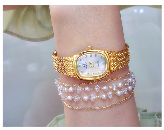 Reloj de Pulsera Dorado Minimalista - Lujo Accesible con Estilo Contemporáneo - Image 12