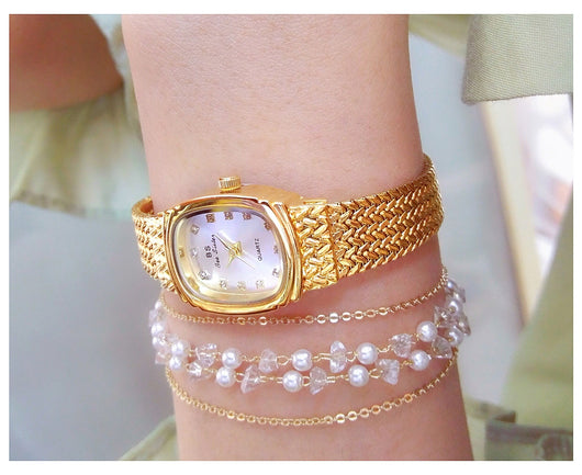 Reloj de Pulsera Dorado Minimalista - Lujo Accesible con Estilo Contemporáneo - Image 30