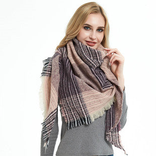Chal Triangular Escocés para Otoño e Invierno - Amplio y Versátil - Image 111