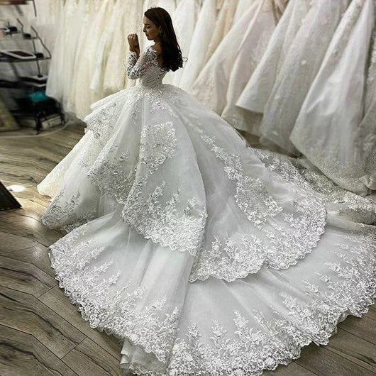 Vestido de Novia con Hombros Descubiertos y Encaje Trailing - Image 13