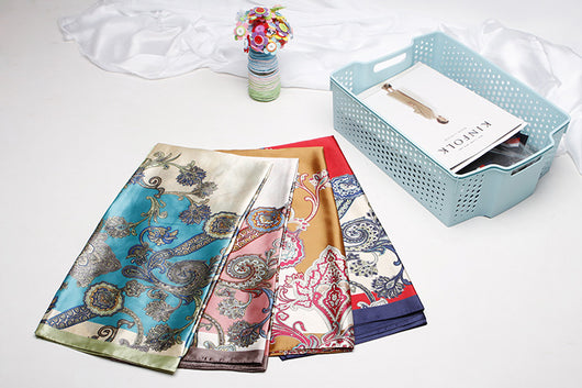 Pañuelo de Seda Artificial Estampado Tamaño Pequeño - Image 59