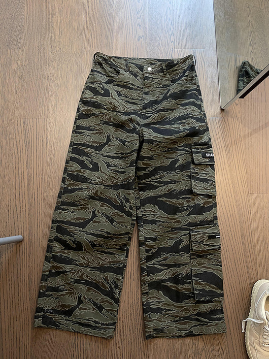 Pantalones Overol Camouflage con Bolsillos Hombre Corte Recto - Image 26