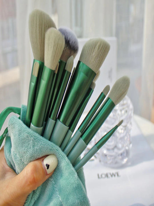 Set de Brochas de Maquillaje Portátil en Bolsa de Tela Suave - Image 7