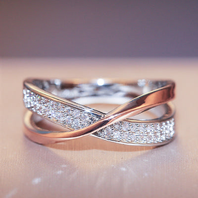 Anillo de Cobre Bicolor con Zirconia Cúbica - Diseño Geométrico X para Mujer - Image 8