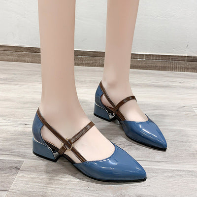 Sandalias de Tacón Cuadrado en Cuero Charol con Diseño Calado - Image 9