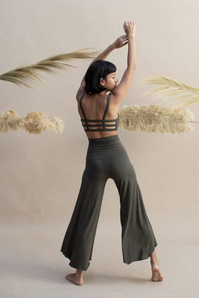 Traje de Yoga Espalda Descubierta con Sostén Integrado - Image 19