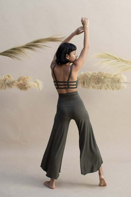Traje de Yoga Espalda Descubierta con Sostén Integrado - Image 21