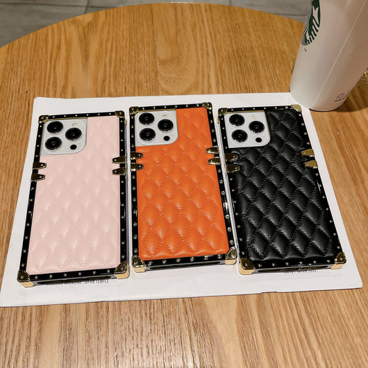 Funda Protectora 3D en Piel de Oveja Antiimpactos para Celular - Image 17