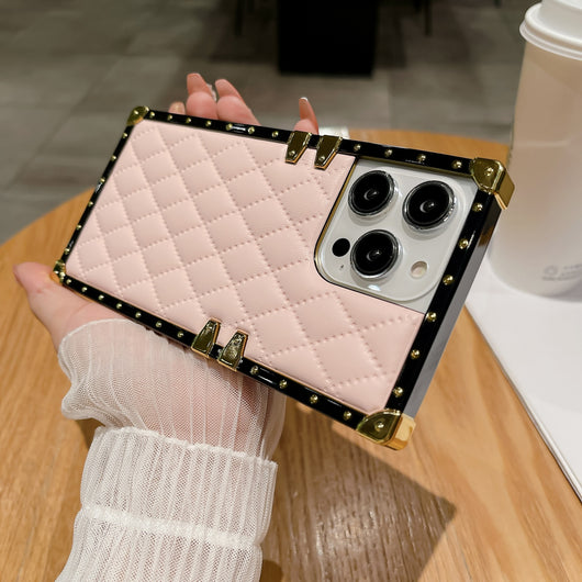 Funda Protectora 3D en Piel de Oveja Antiimpactos para Celular - Image 24