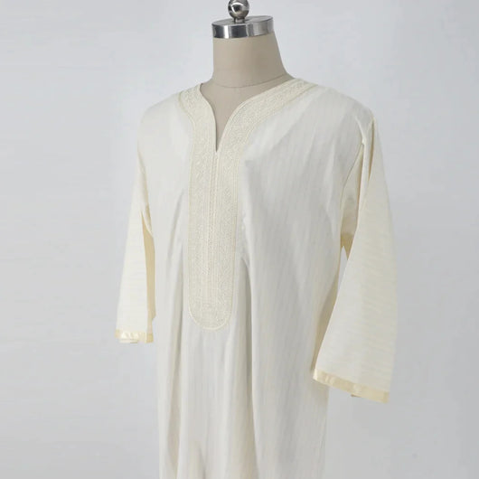 Túnica Blanca de Bordado Étnico Suelta y Casual para Mujer Musulmana - Image 9