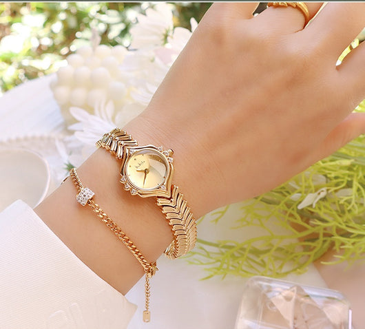 Reloj de Cuarzo para Mujer con Cadena de Bambú - Image 11