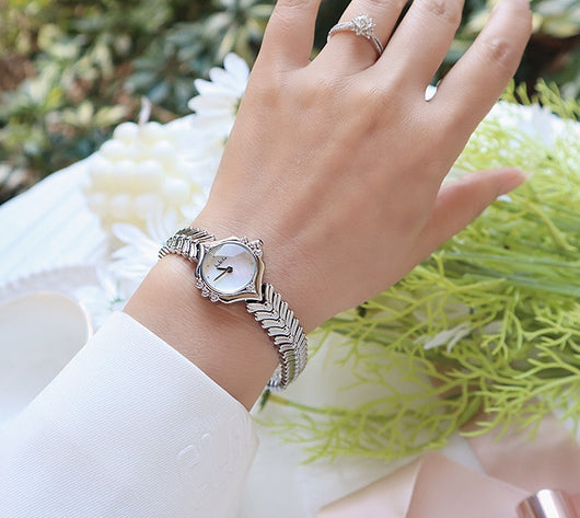 Reloj de Cuarzo para Mujer con Cadena de Bambú - Image 18