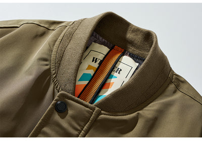 Chaqueta Acolchada de Plumas para Hombre con Cuello Béisbol - Image 13