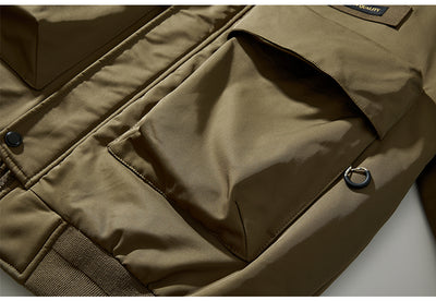 Chaqueta Acolchada de Plumas para Hombre con Cuello Béisbol - Image 15