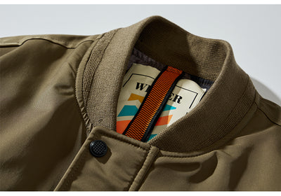 Chaqueta Acolchada de Plumas para Hombre con Cuello Béisbol - Image 21
