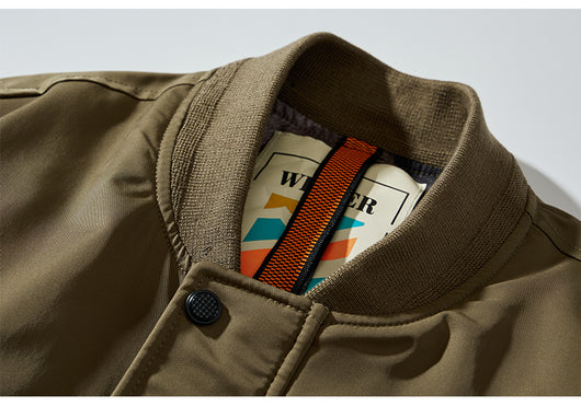 Chaqueta Acolchada de Plumas para Hombre con Cuello Béisbol - Image 21