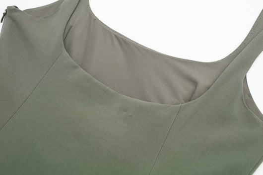 Camiseta Ajustada de Cuello Redondo sin Mangas con Volantes - Image 29
