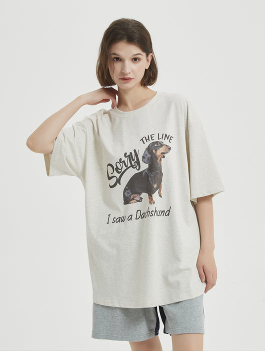 Playera Retro Perro Salchicha Beige - Diseño Adorable Manga Corta - Image 7