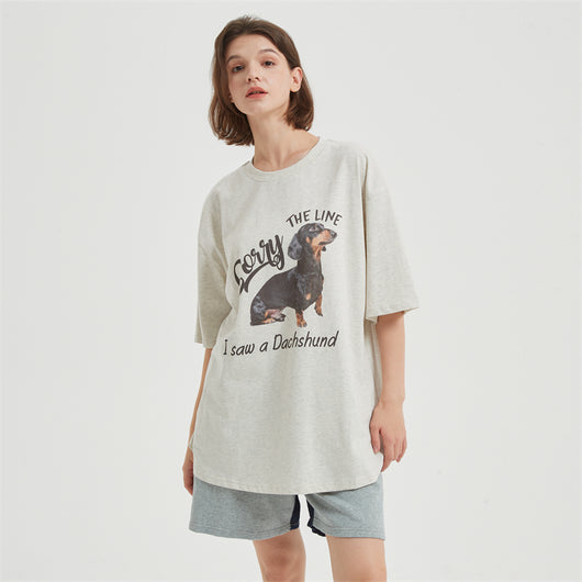 Playera Retro Perro Salchicha Beige - Diseño Adorable Manga Corta - Image 10
