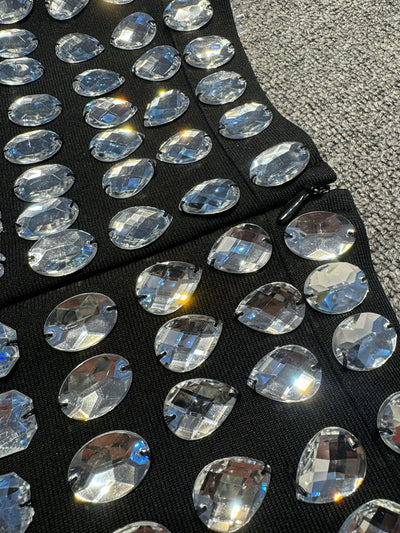 Shorts de Lujo Artesanales para Mujer con Diamantes y Detalles Elaborados - Image 13