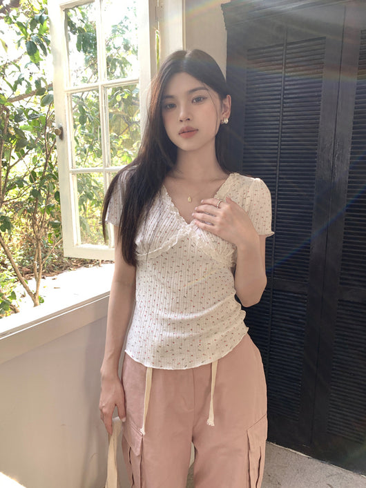 Blusa Crop Top Ajustada con Encaje y Cuello en V - Image 64