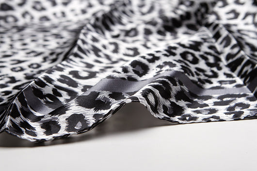 Pañuelo Cuadrado de Seda Artificial Satinada Estampado - Image 31