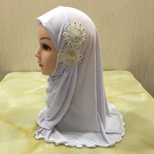Turbante Infantil con Dos Flores y Velo Delicado - Image 37