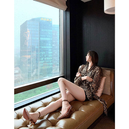 Blusa Holgada Estampado Leopardo con Cordones y Mangas Largas - Image 17