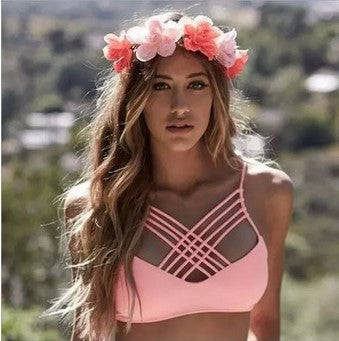 Bikini Bandage Rosa con Cortes Estratégicos - Traje de Baño Sexy Halter - Image 12
